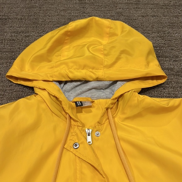 Yellow lightweight jacket - Picture 3 of 5
